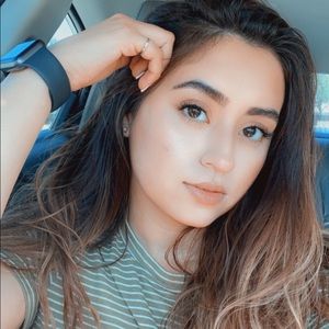 Meet your Posher, Mia